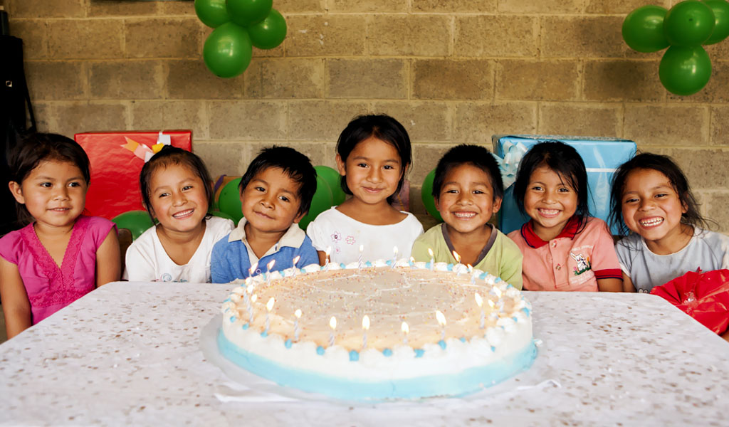 Celebra tu cumpleaños solidario en muchosmas.org